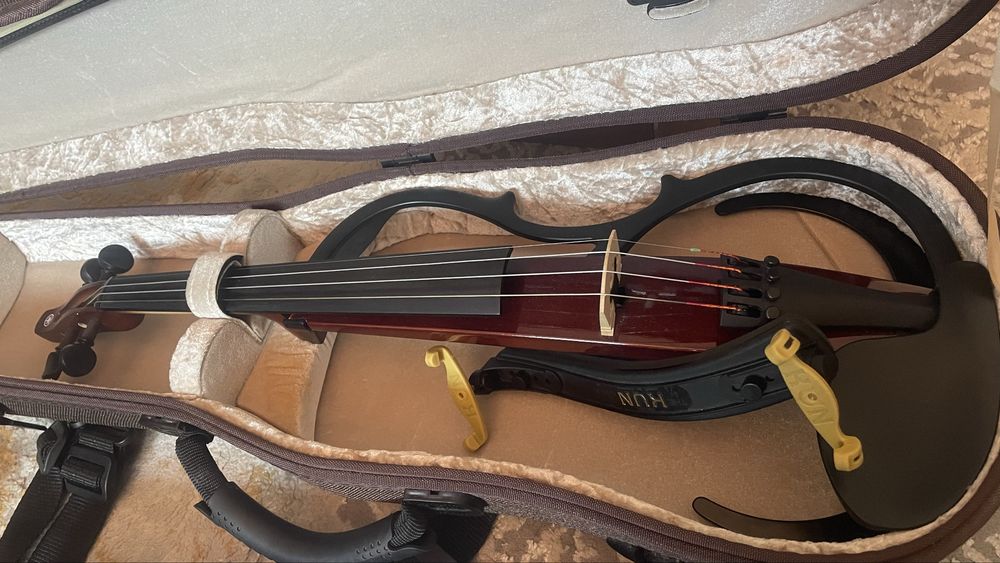 Yamaha Silent Violin YSV-104BR 4/4 – completă + husă + accesorii