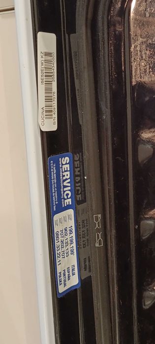 Готварска печка Indesit I5E52E(W) – вентилатор, грил, таймер, отлична.