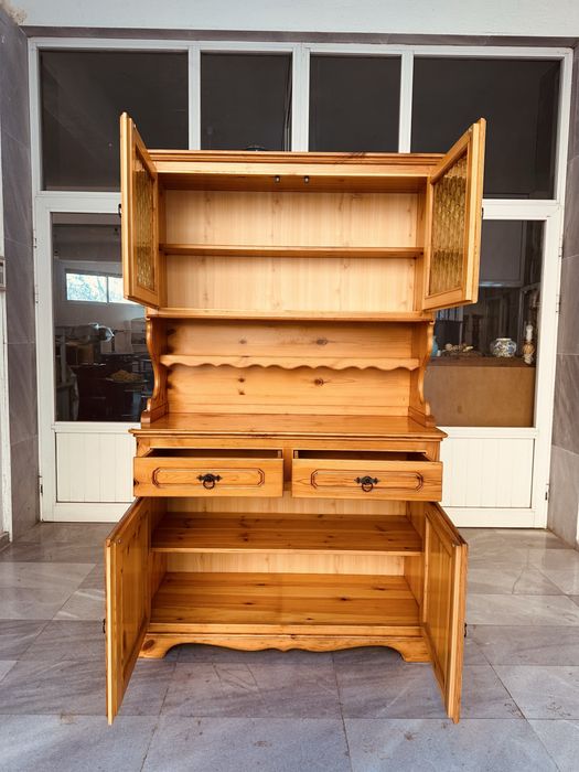 Масивен дървен бюфет / кухненски шкаф – Италия