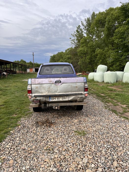 Mitshubishi l200 an 2000