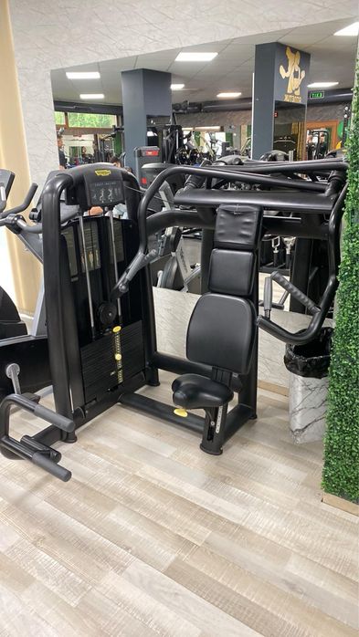 Technogym chest incline