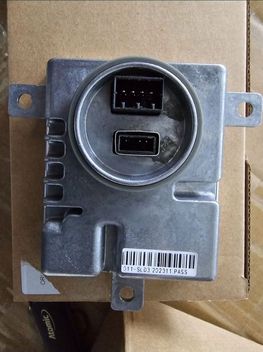 8k0941597 Calculator Balast Xenon Audi VW.
Produs nou.
