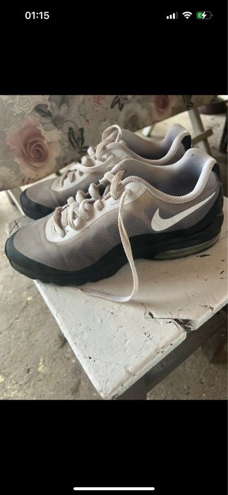 Nike Air Max Invigor print