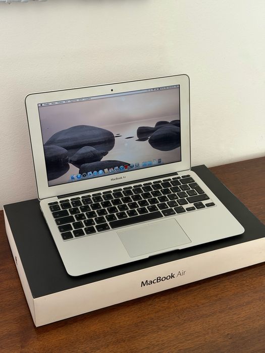 Продам MacBook Air (11-inch, Late 2010)