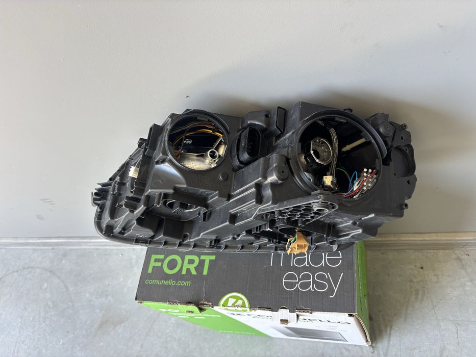 Skoda octavia 3 десен фар