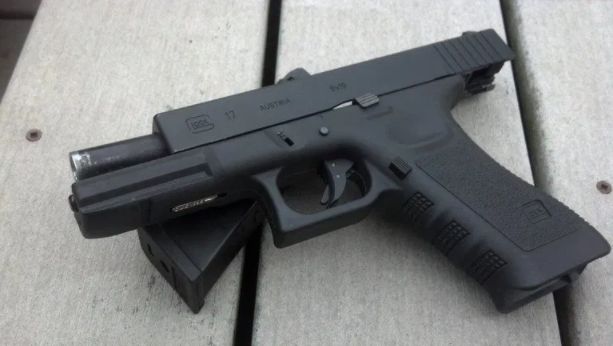 Pistol Airsoft MODIFICAT,pe CO2,cu bile INCLUSE+ MUNITIE *Super Model*