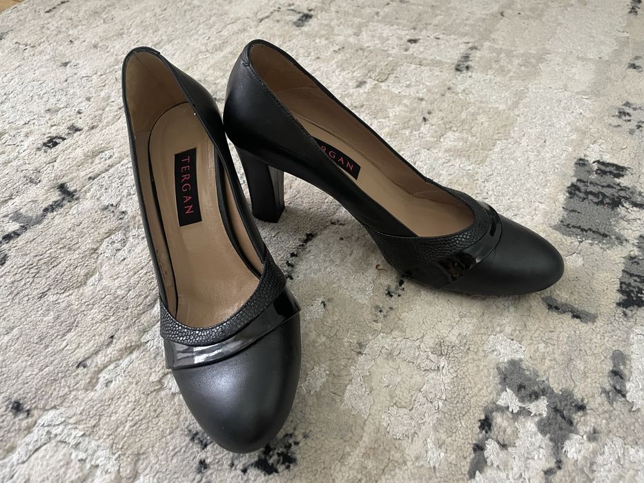 Дамски обувки на среден ток от естествена кожа