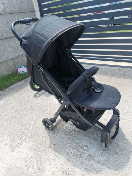 Carucior usor si compact Hauck