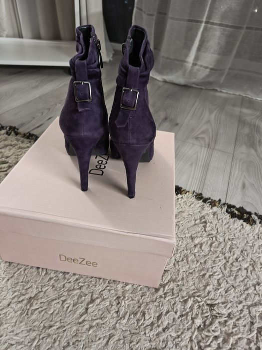 Vând botine cu toc Bata,mov