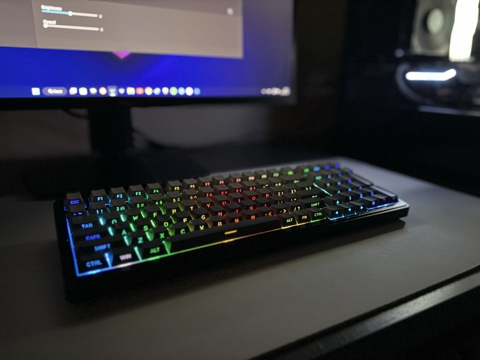 Периферия для ПК (наушники, 2 клавиатуры, мышка, кресло)