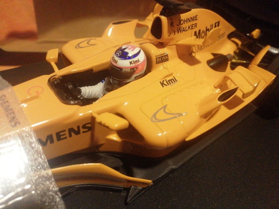 Mclaren Mercedes Kimi Raikkonen macheta formula 1 1.18 minichamps