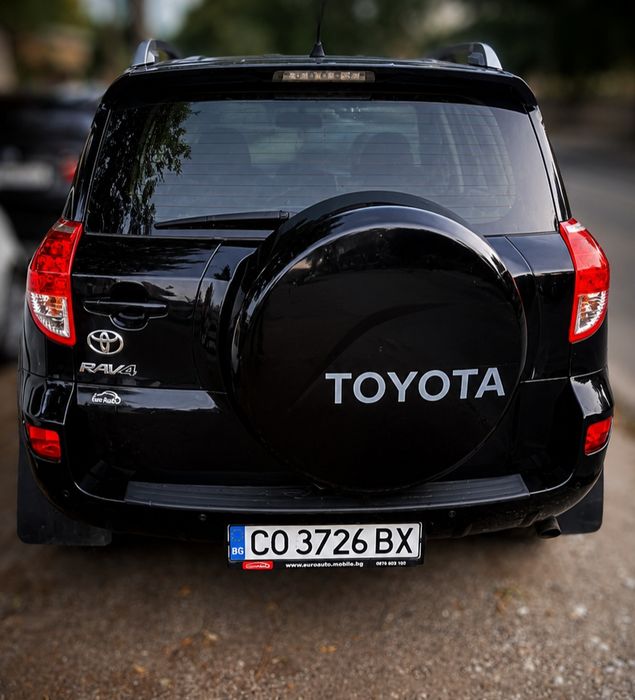 Джип TOYOTA Rav 4