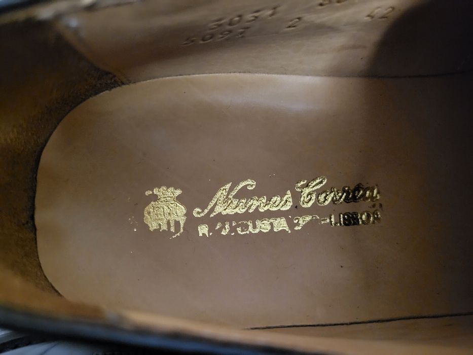 Продам чисто кожаные туфли