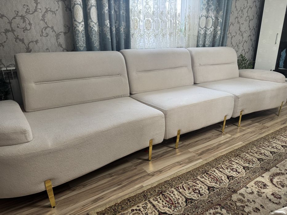 Срочно продаётся диван!