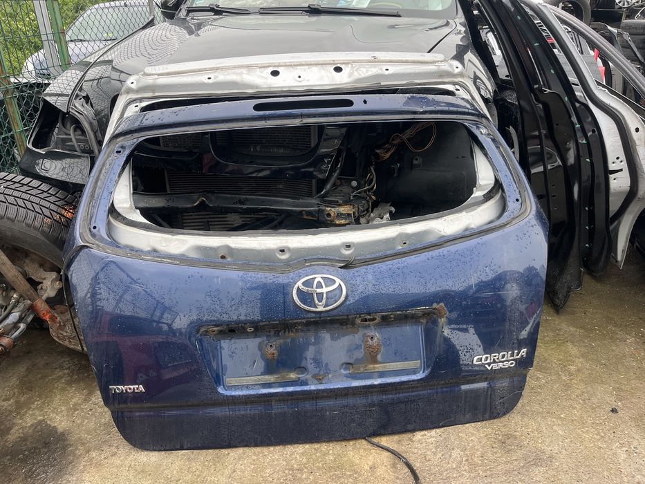 Капак,багажник Toyota Corolla Verso