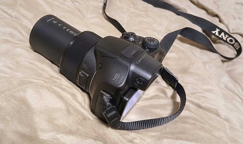 Фотоапарат _ SONY Cyber-shot DSC HX300 _изполозван + чанта +32GB памет
