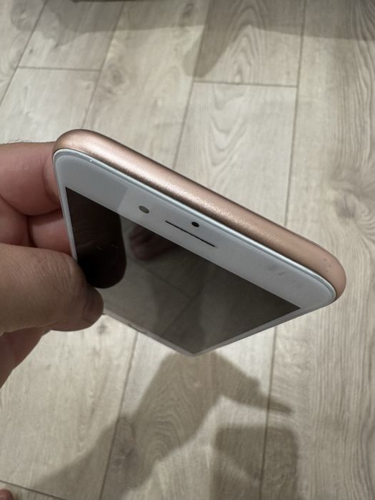 iPhone 8 64GB Gold Отйключен Отлично състояние