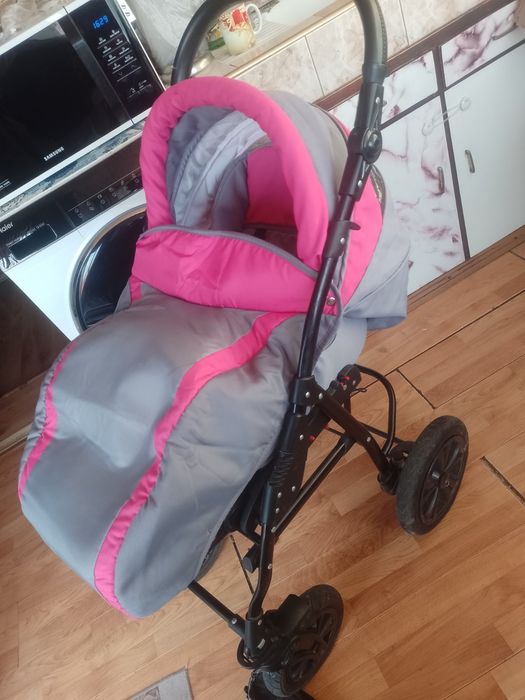 Бебешка количка Malibu