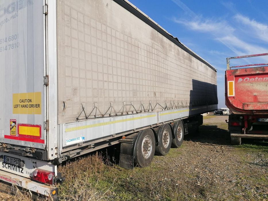 Schmitz cu obloane și prelata perdea