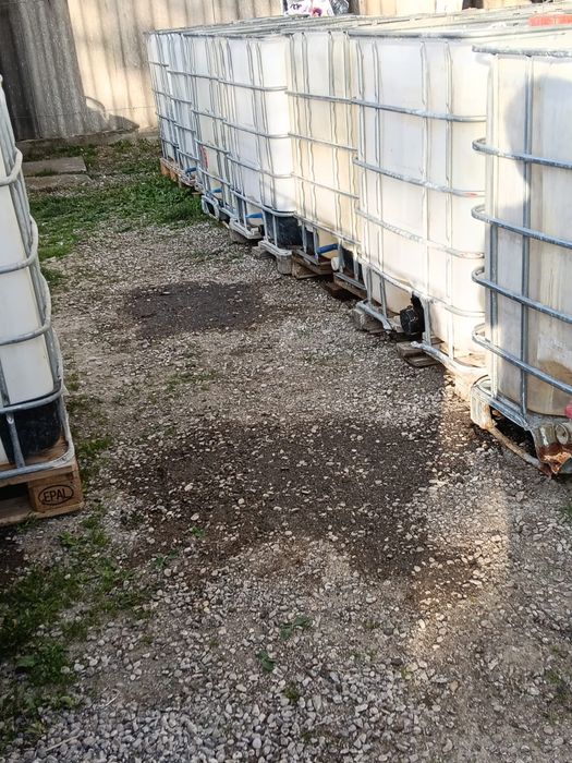 Vând bazine IBC 1000L in stare f buna