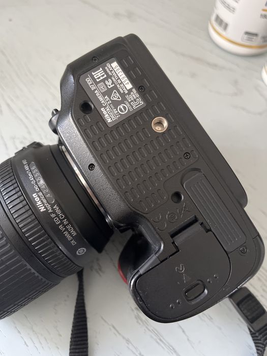 СРОЧНО ПРОДАМ фотоаппарат nikon D7100