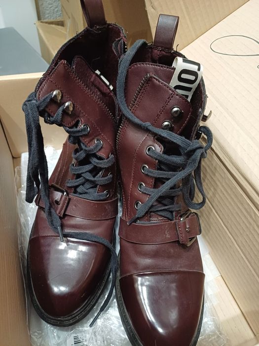 Продам ботинки женские