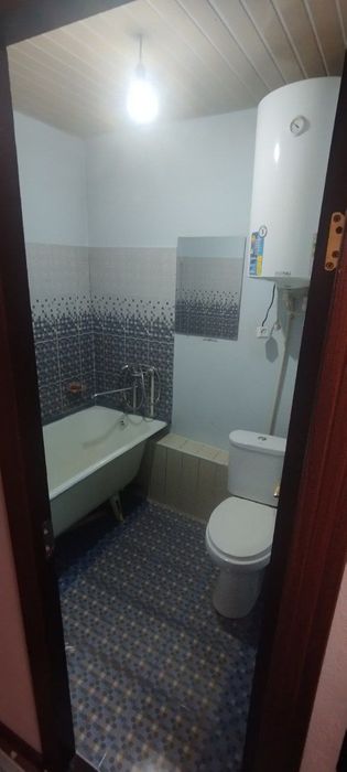 Arenda 2 xona 4 mikrarayon 2 etaj oylaga beriladi makler xizmati bor