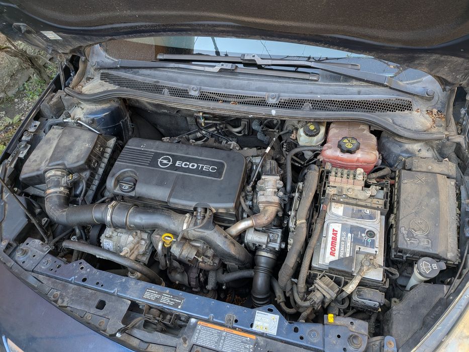 Opel Astra J 2010 1.7 Diesel Necesita reparatie EGR