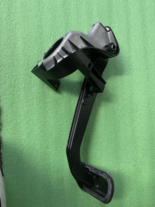 Pedala frana A2042902301 Mercedes-Benz C-Class W204/S204