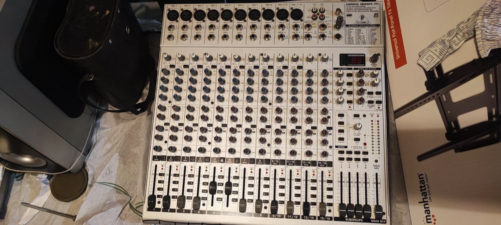 Behringer,24-входа,16канален-UB2442FX-PRO