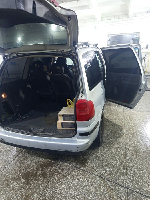 Продам Sharan 1.8Turbo