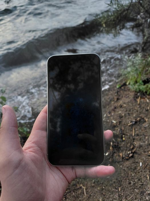 Iphone XR 64GB в хорошом состоянии