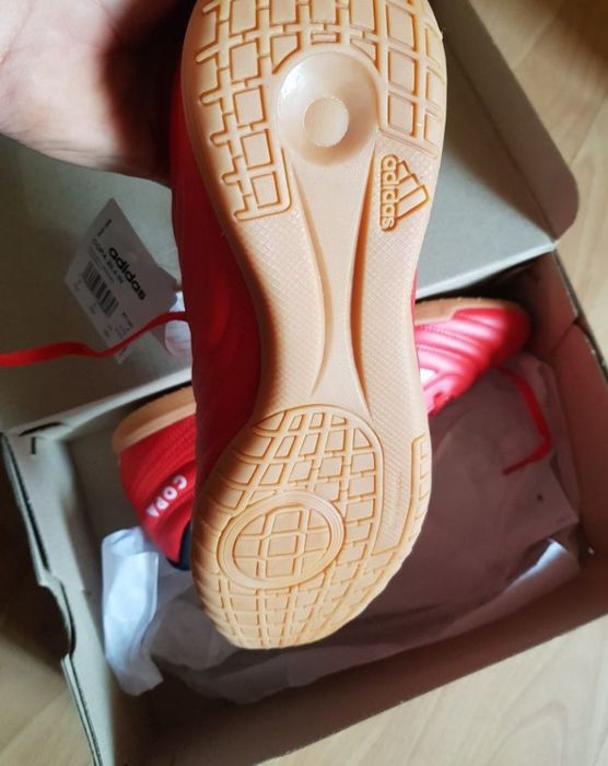 Продавам маратонки,кецове,футболни обувки Adidas