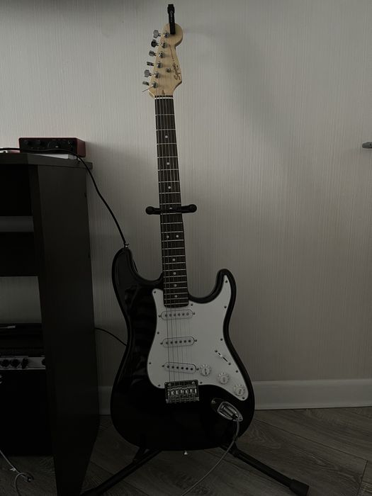 Fender squier stratocaster ht