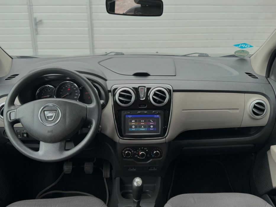 Vând Dacia Lodgy într-o stare excelentă