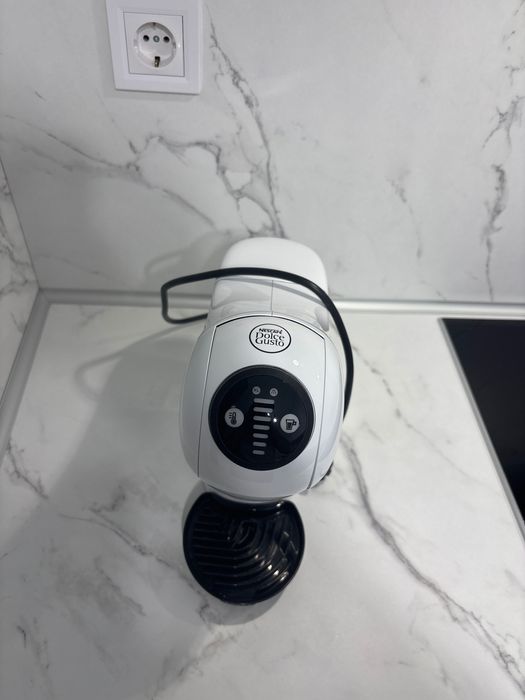 Кафемашина Dolce Gusto Nescafe + подарък капсули