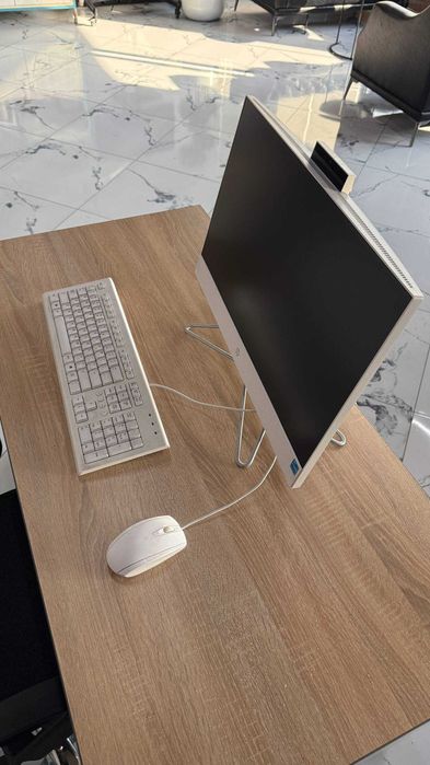 Моноблок с клавиятурами и мишками