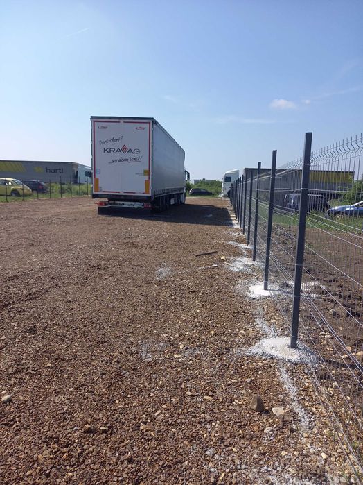 Vand sau inchiriez teren langa aeroport