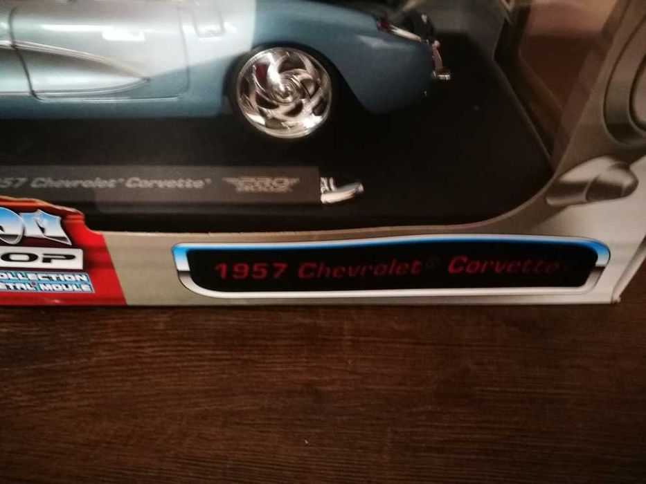 Метална количка 1:18 - Chevrolet Corvete 1957  , Maisto- Нова