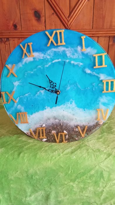 Холна маса в комплект със часовник и поднос