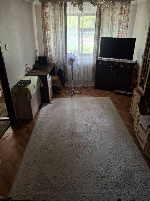 Продам квартиру в районе 3 школы.