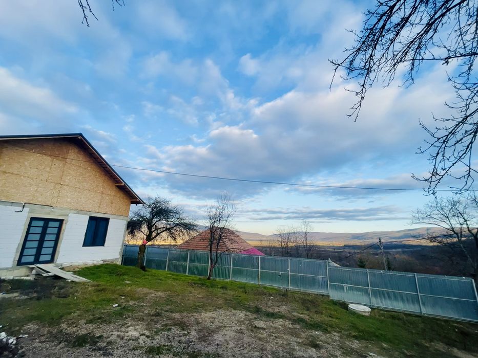 Casă nouă 120 mp + teren 7.000 mp – Scărișoara, Cislău (Buzău)