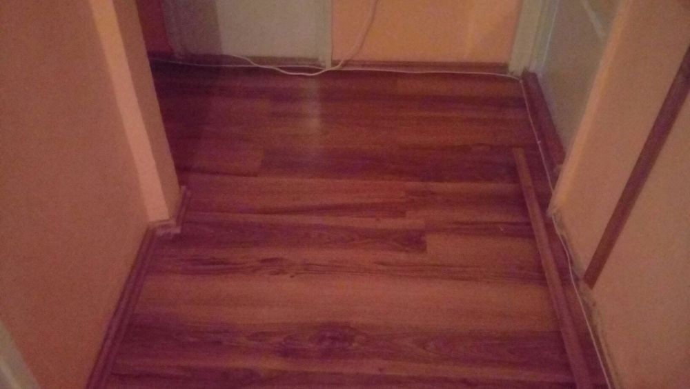 Vând parchet laminat