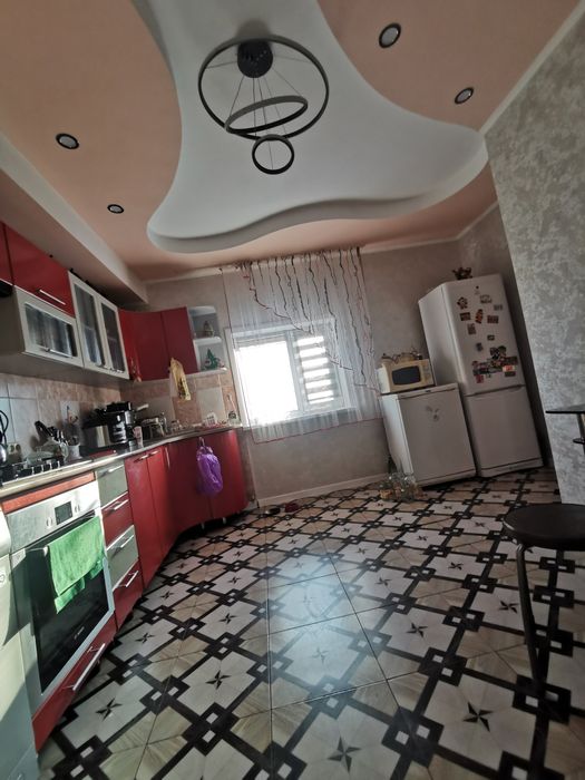 Продаётся трёх комнатная квартира в городе Тобыл.