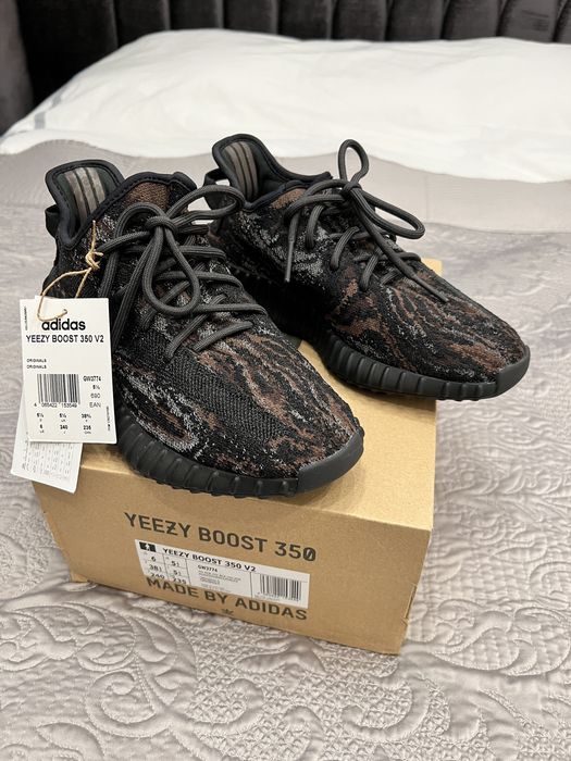 Adidasi originali Yeezy Boost 350
