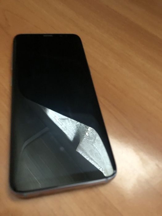 De  vanzare ssmsung     S 8  in stare buna