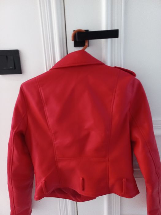 красная кожанка Sinsay