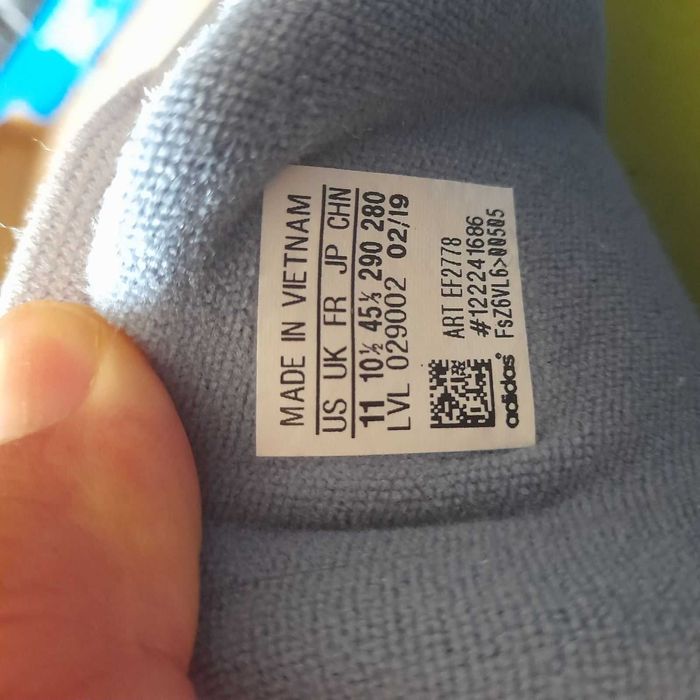 Маратонки Adidas Yung 45 1/3 Чисто Нови