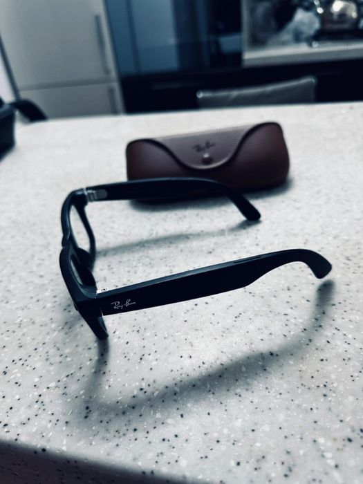 очки Ray-Ban череого цвета, с документами!