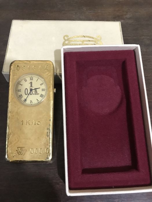 Новые позолоченые-подарочные часы